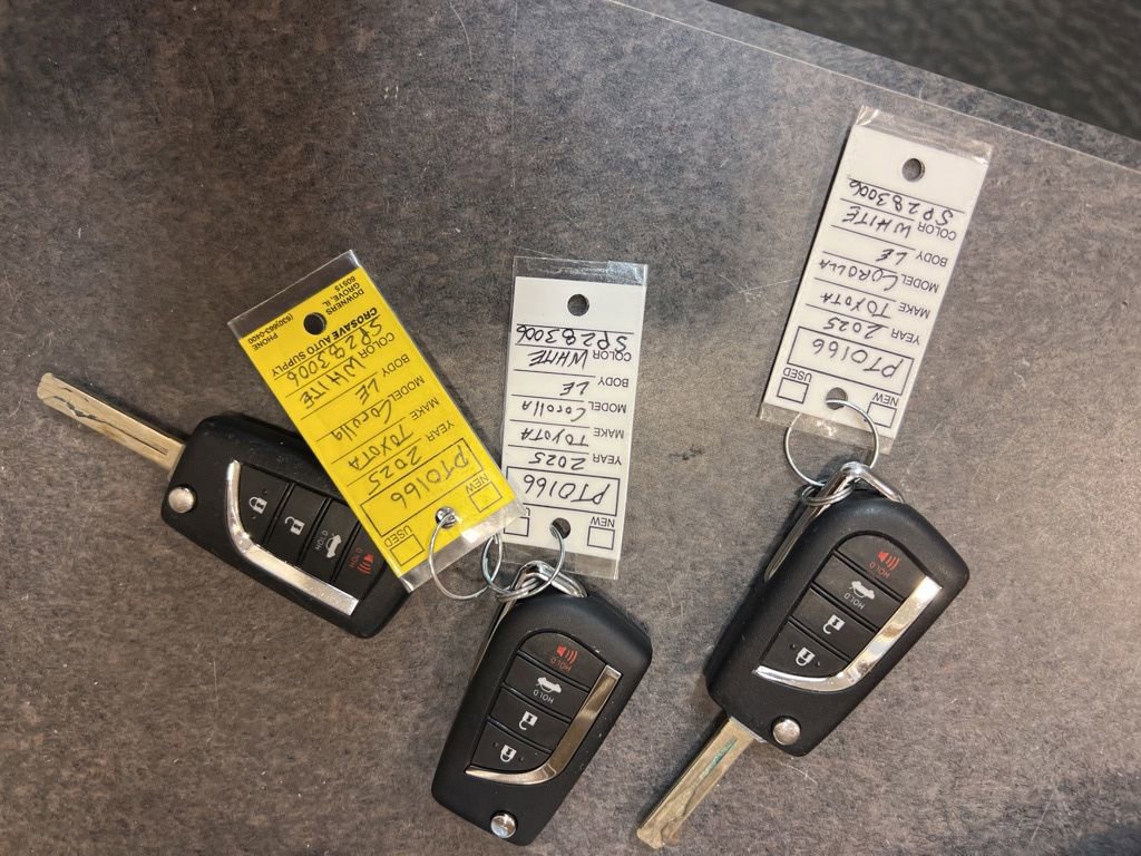 Used 2025 Toyota Corolla LE image 26