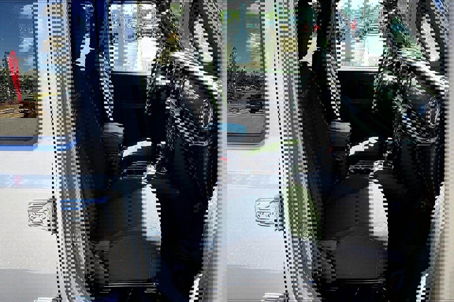 Used 2020 Jeep Wrangler Unlimited Sahara image 7