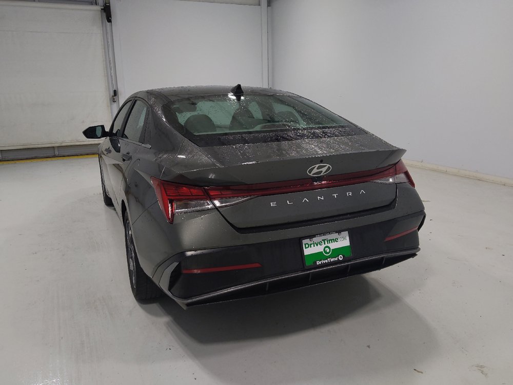 Used 2024 Hyundai Elantra SEL w/ Convenience Package FWD image 6