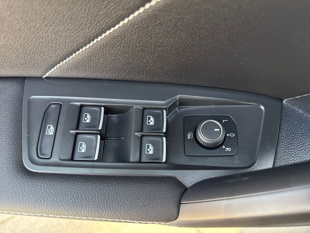 Used 2024 Volkswagen Tiguan SE R-Line image 15