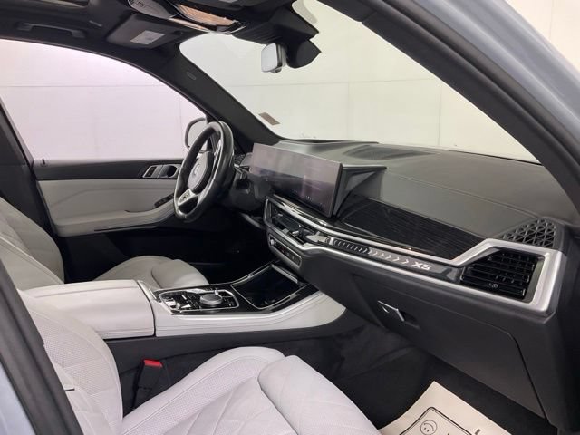 Used 2024 BMW X5 xDrive50e AWD/4WD image 26