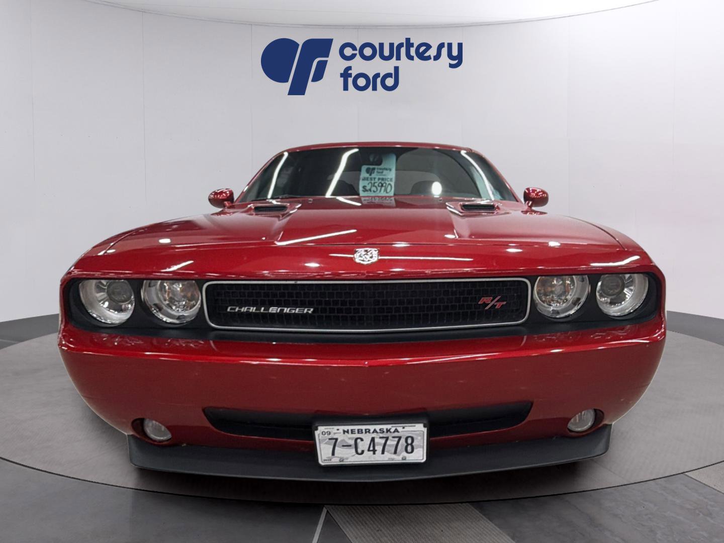 Used 2010 Dodge Challenger R/T RWD image 2