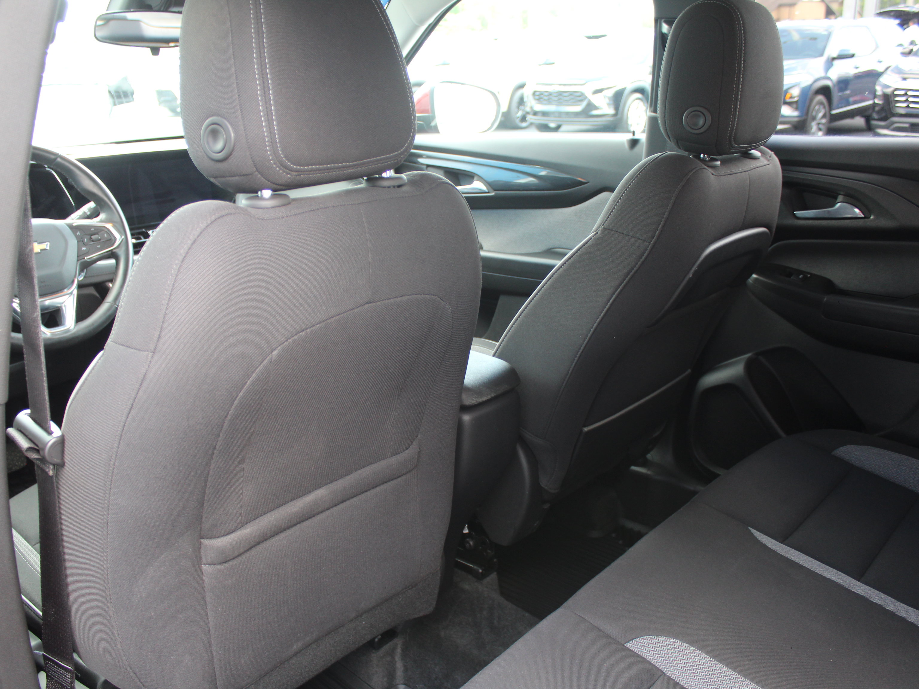 Used 2025 Chevrolet TrailBlazer LT w/ LT Cold Weather Package AWD/4WD image 20