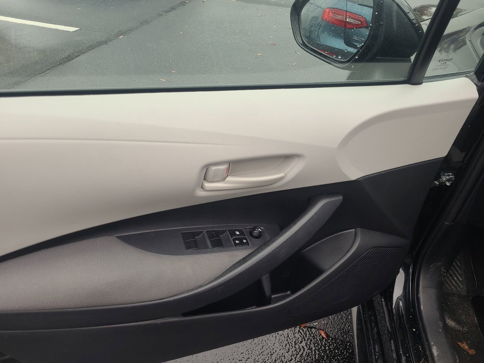 Used 2024 Toyota Corolla LE image 45