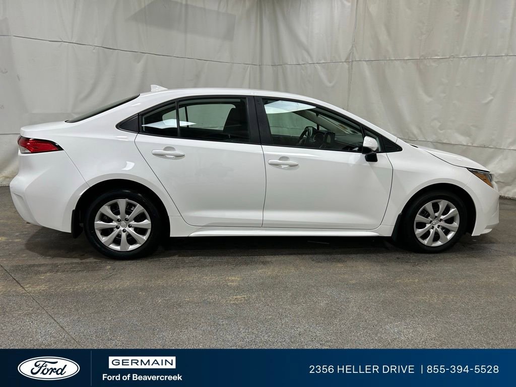 Used 2025 Toyota Corolla LE image 2