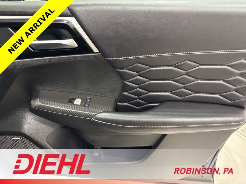 Used 2025 Mitsubishi Outlander SEL image 17