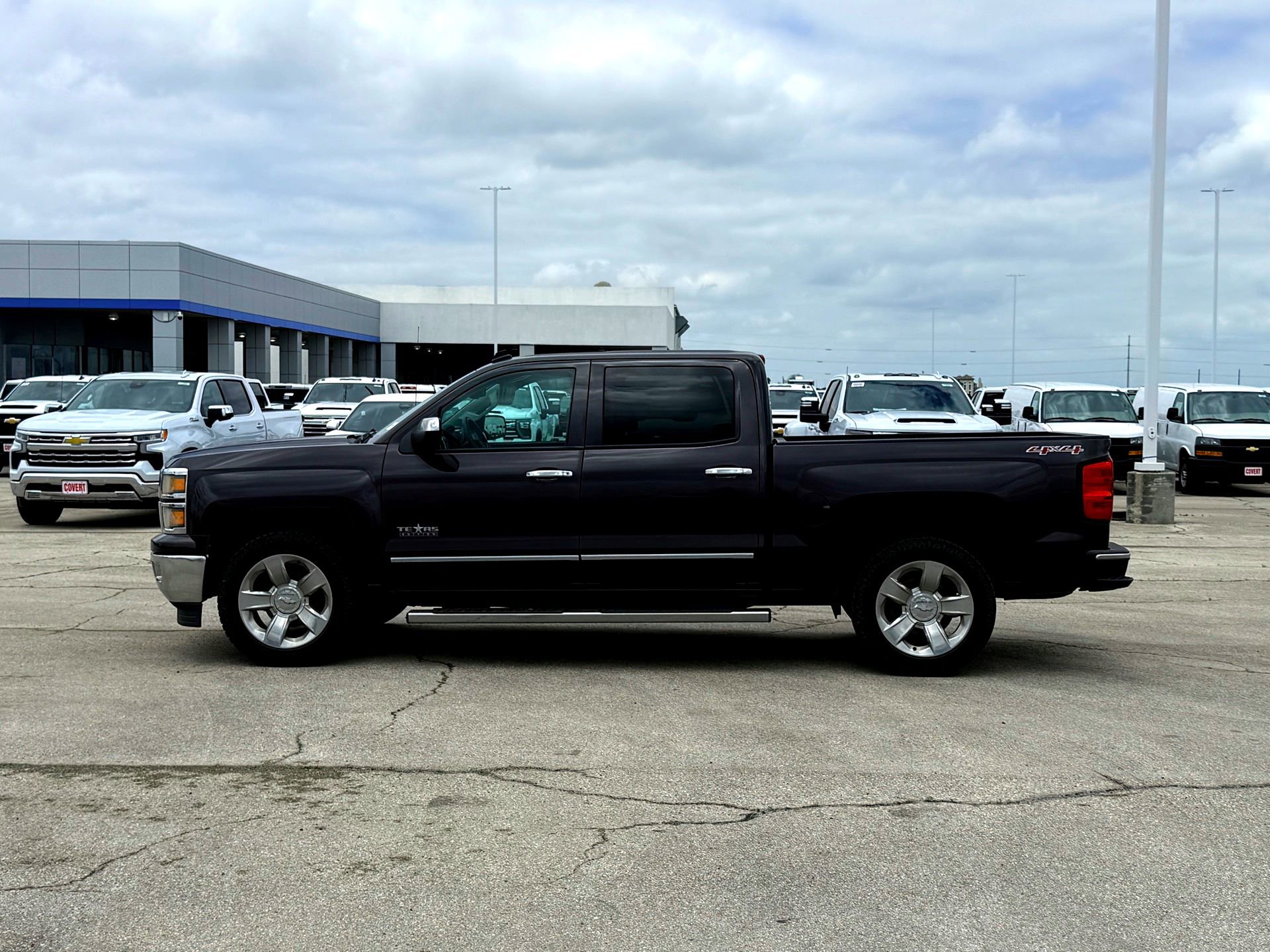 Used 2014 Chevrolet Silverado 1500 LTZ w/ Texas Edition, 1LZ Trim AWD/4WD image 2
