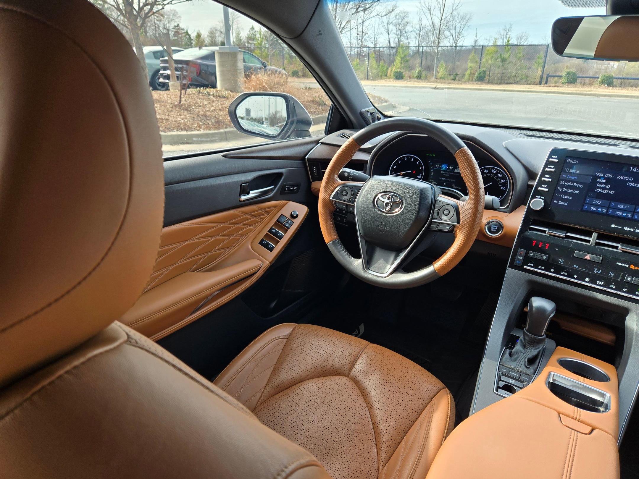 Used 2022 Toyota Avalon Limited w/ Advanced Safety Package image 9