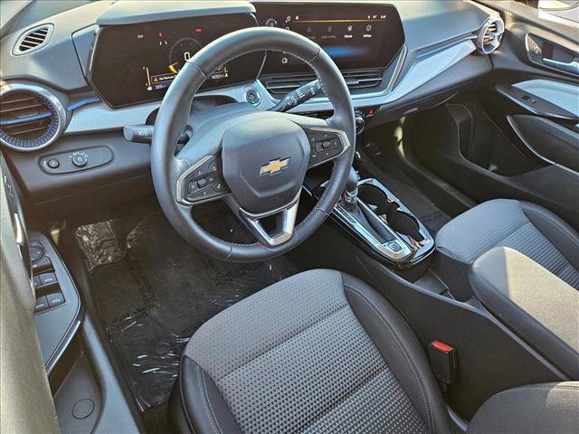 Used 2024 Chevrolet Trax LT w/ LT Convenience Package image 10