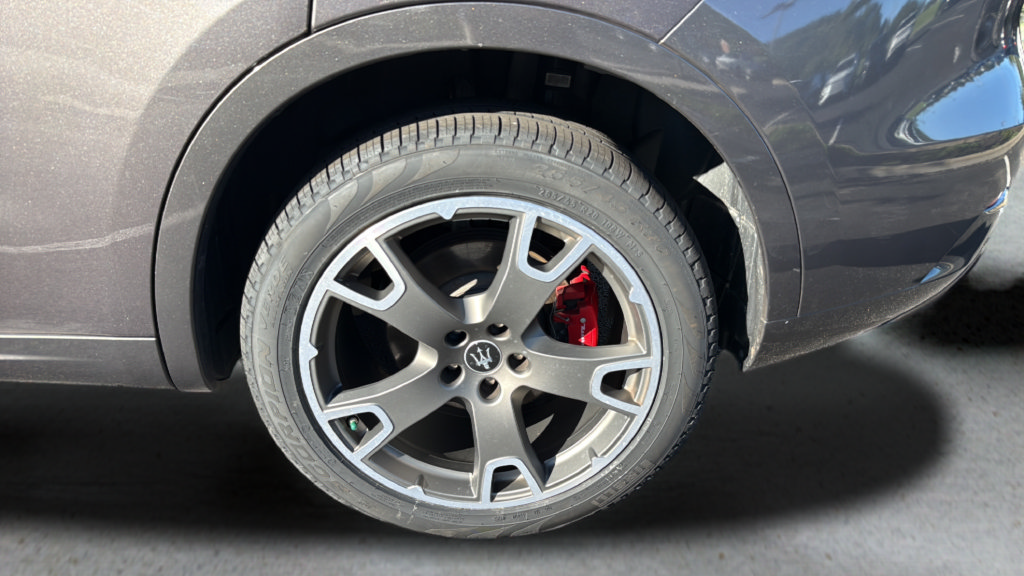 Used 2023 Maserati Levante GT AWD/4WD image 15