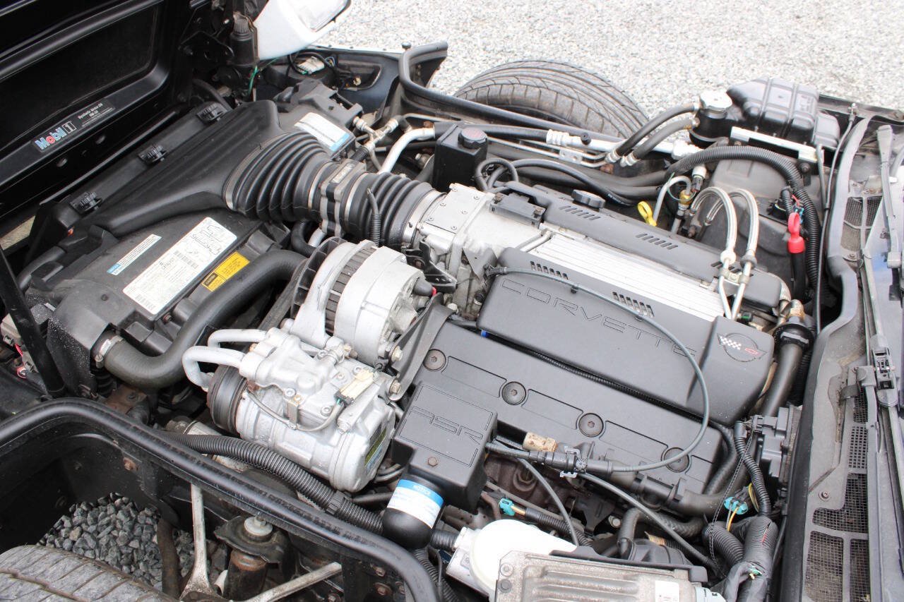 Used 1996 Chevrolet Corvette Coupe RWD image 21