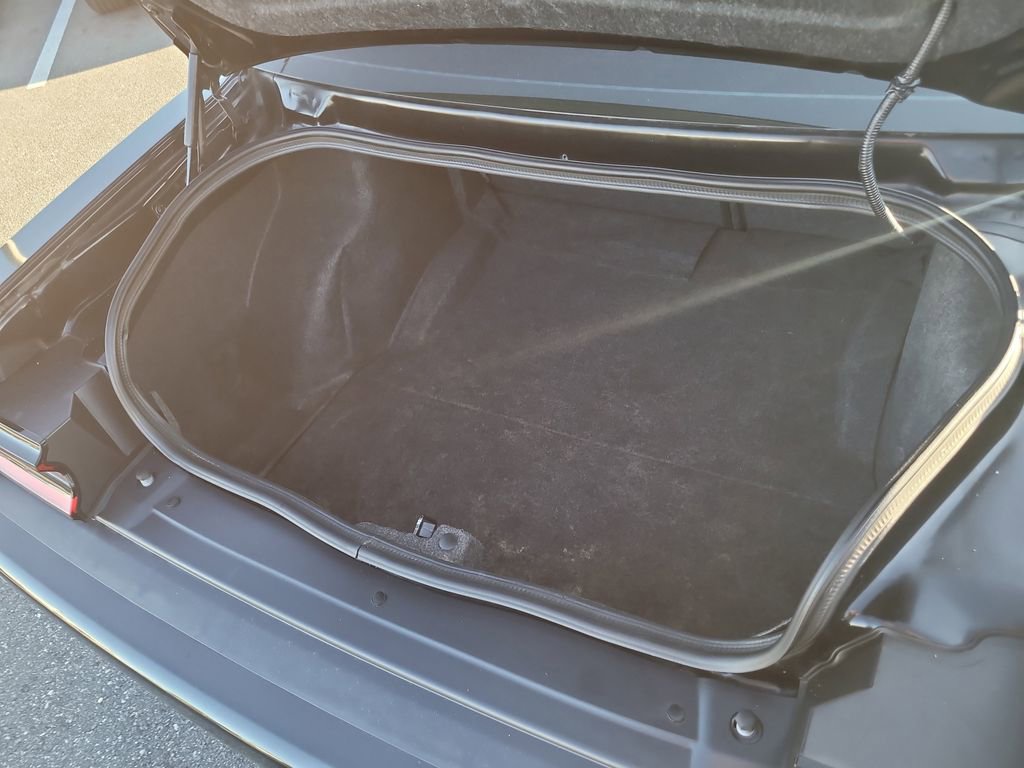 Used 2016 Dodge Challenger SXT image 7