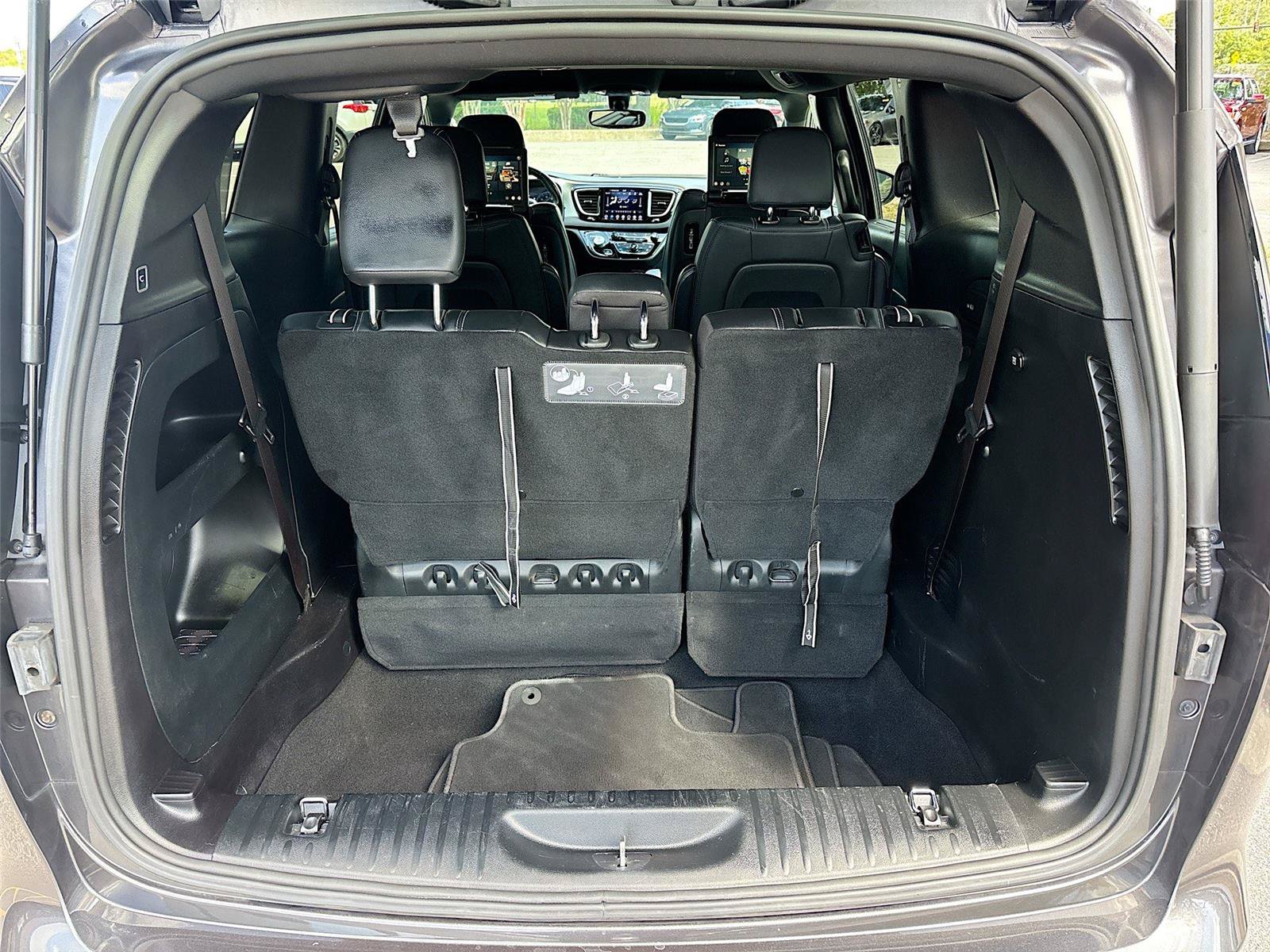 Used 2020 Chrysler Pacifica Touring-L Plus w/ S Appearance Package FWD image 28