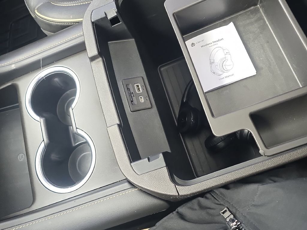 Used 2021 Chevrolet Tahoe Premier AWD/4WD image 35