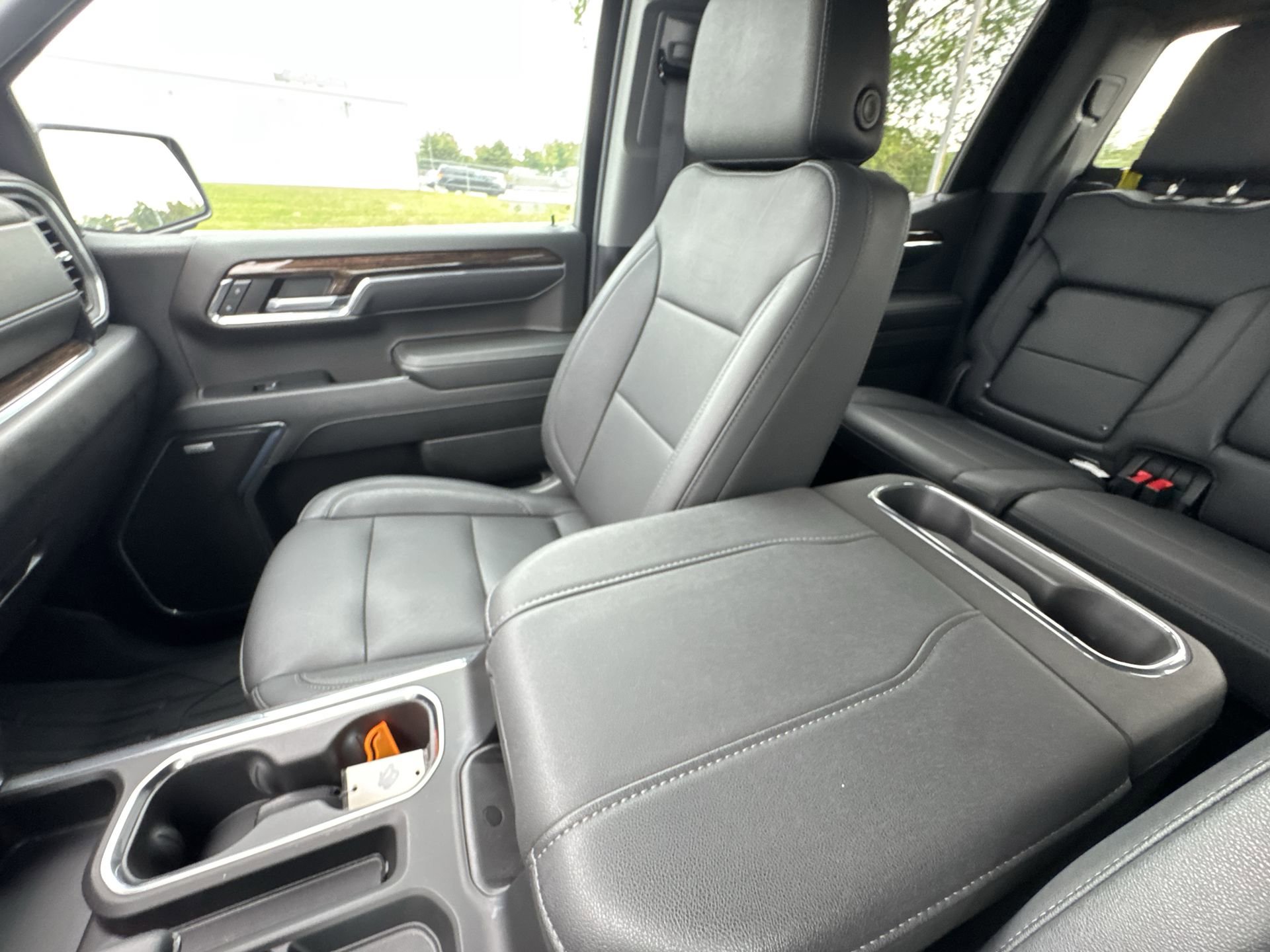 Used 2024 GMC Sierra 1500 Elevation w/ Elevation Premium Package AWD/4WD image 21
