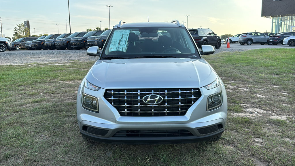 New 2026 Hyundai Venue SEL FWD image 2
