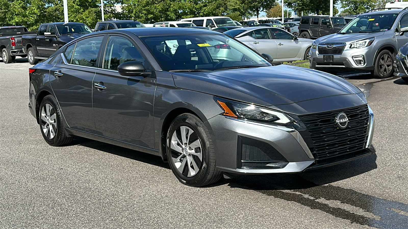 Certified 2025 Nissan Altima 2.5 S FWD image 2