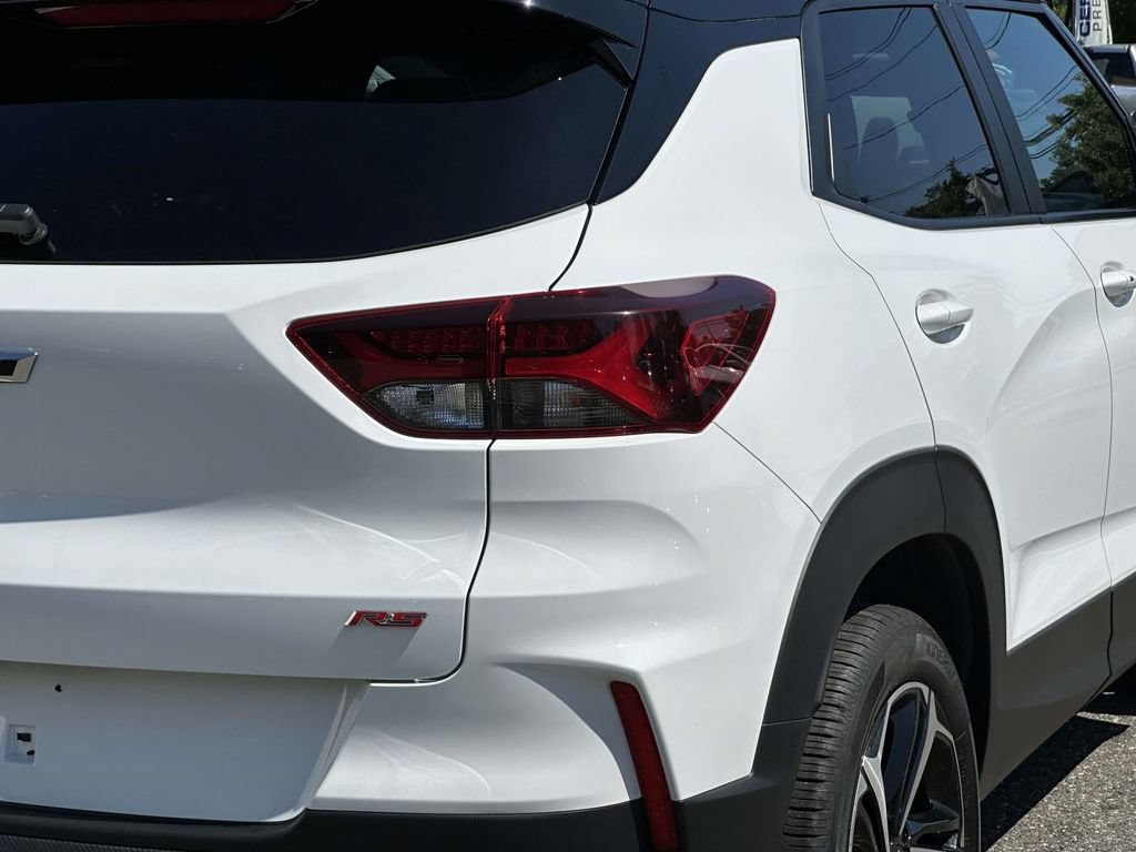 Used 2023 Chevrolet TrailBlazer RS w/ Convenience Package AWD/4WD image 13