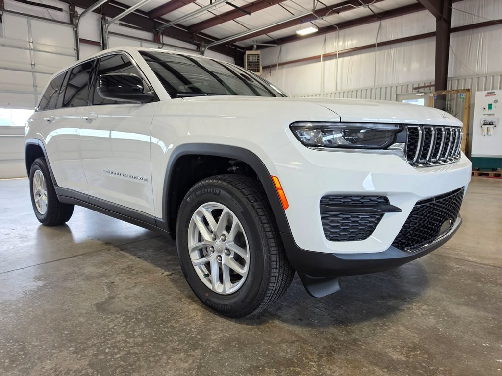 New 2026 Jeep Grand Cherokee Laredo X AWD/4WD image 7