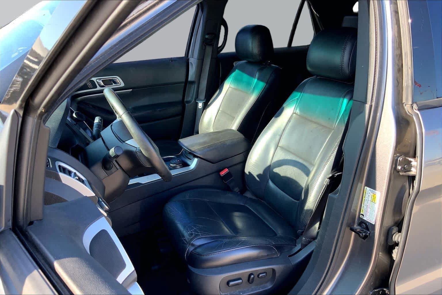 Used 2012 Ford Explorer XLT AWD/4WD image 6