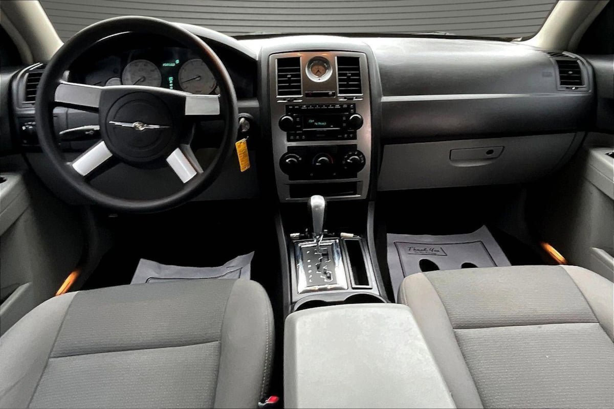 Used 2007 Chrysler 300 RWD image 7