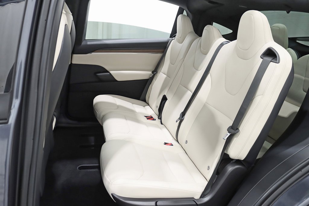 Used 2022 Tesla Model X image 29