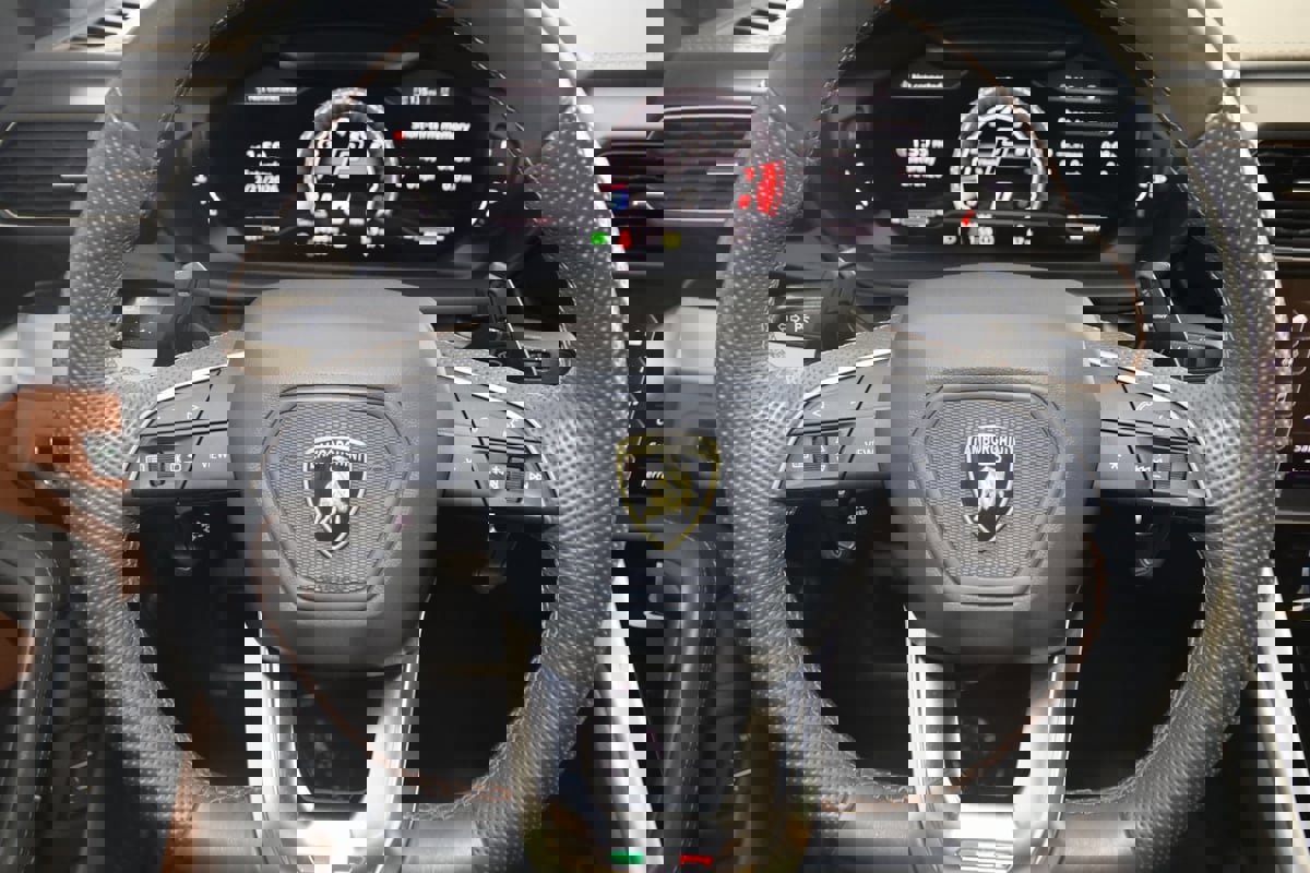 Used 2019 Lamborghini Urus image 67