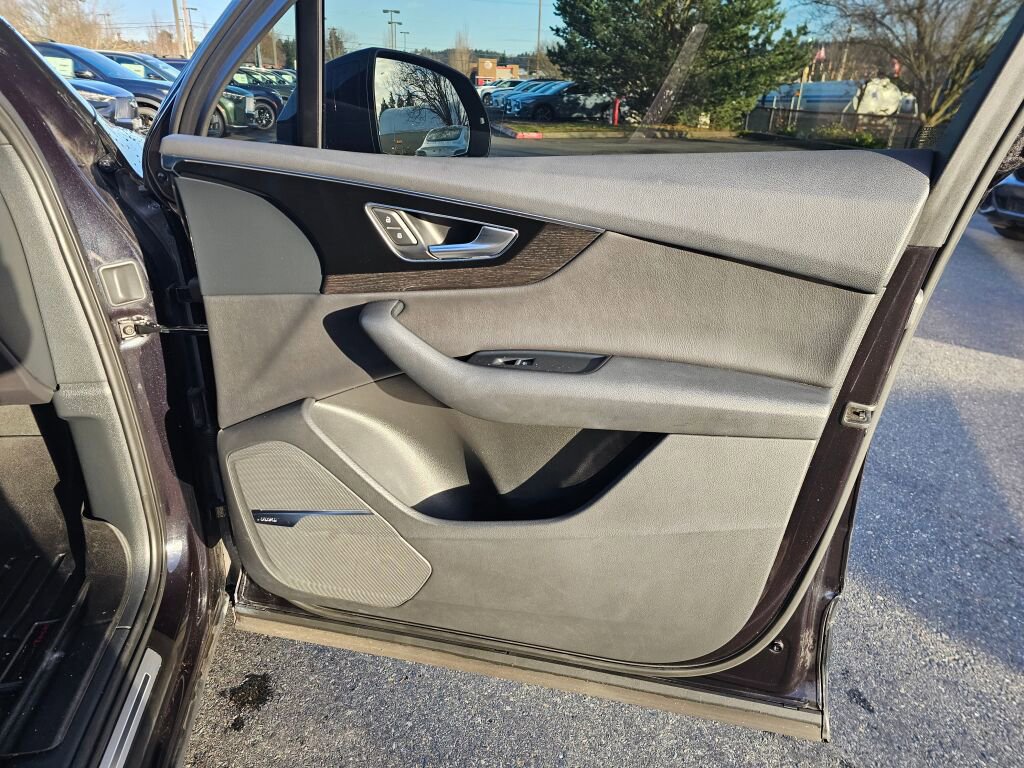 Used 2018 Audi Q7 3.0T Prestige image 10