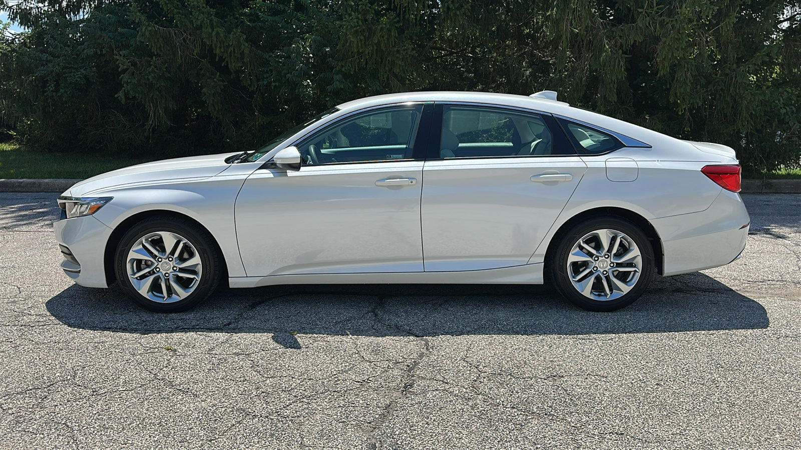 Used 2018 Honda Accord LX image 25