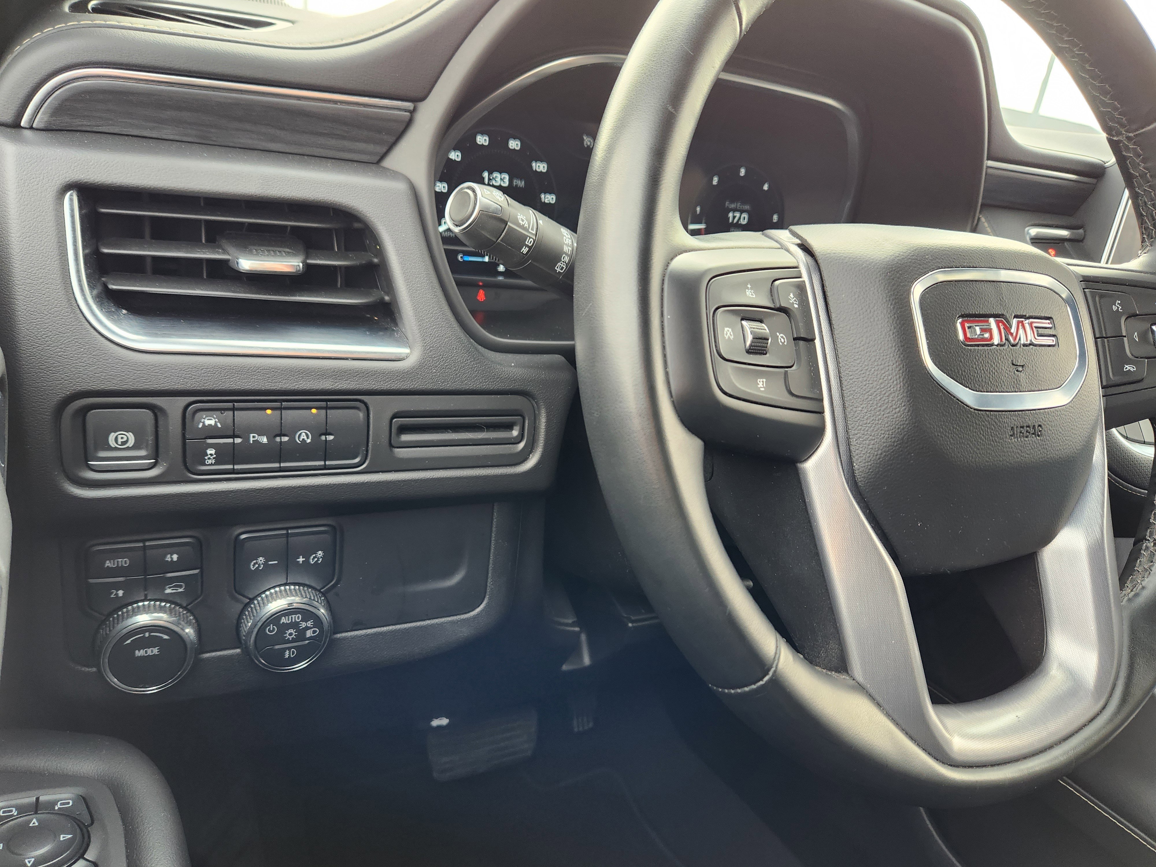 Used 2024 GMC Yukon XL SLT image 23