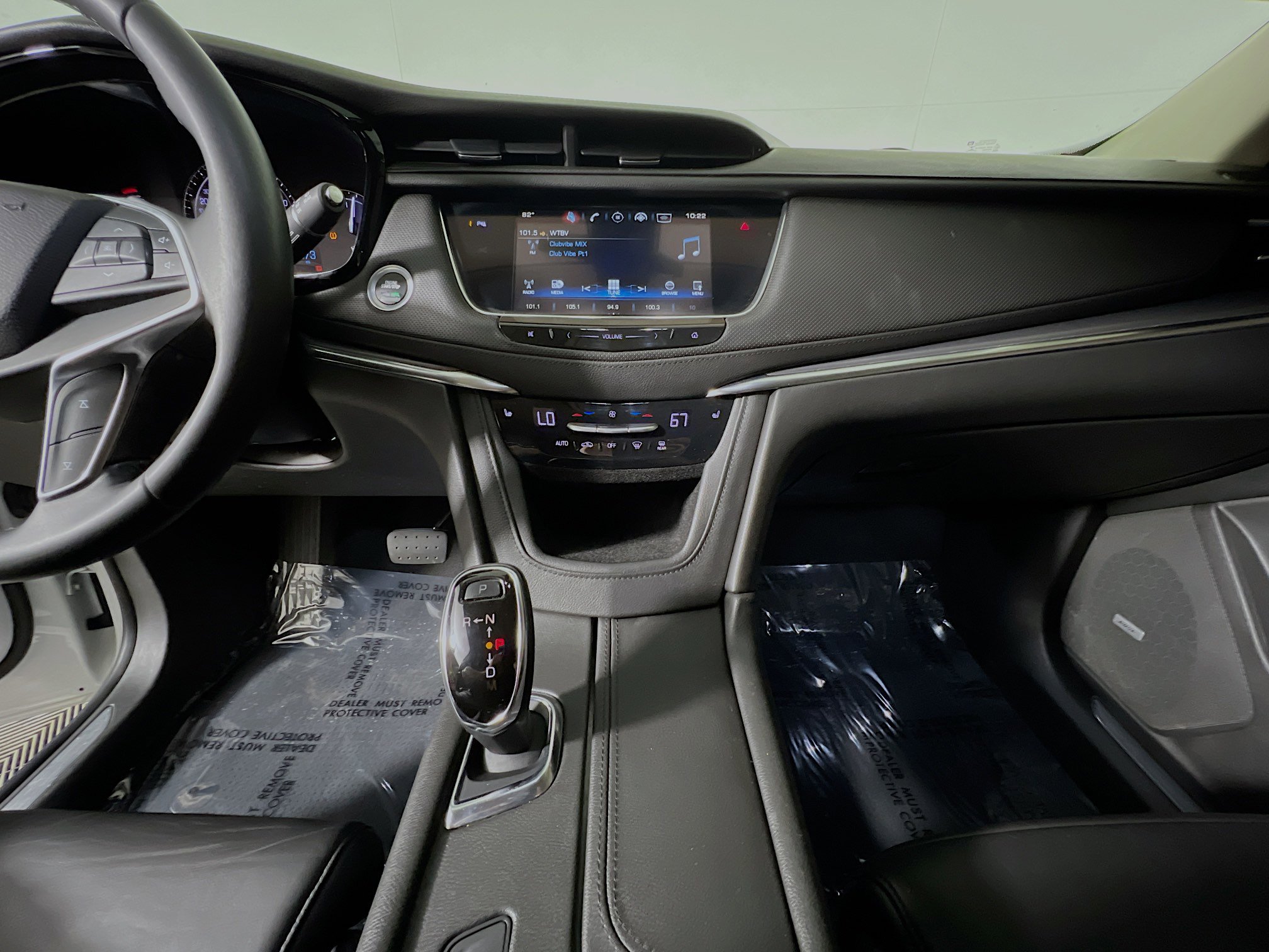 Used 2017 Cadillac XT5 Luxury w/ Driver Awareness Package AWD/4WD image 25