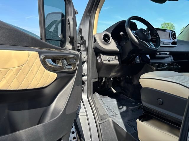 Used 2023 Mercedes-Benz Sprinter 3500 w/ Parking Package image 17