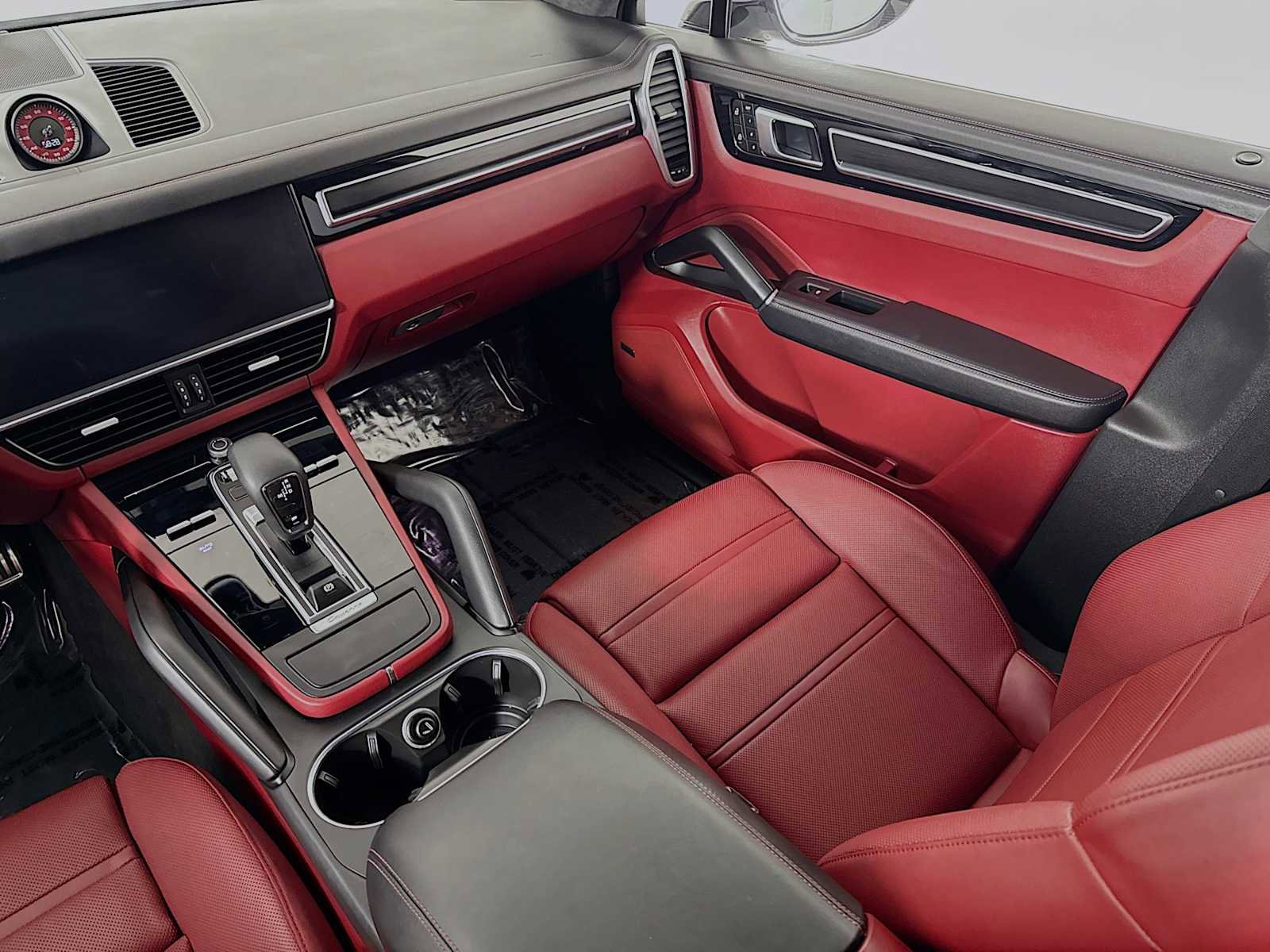 Certified 2023 Porsche Cayenne GTS AWD/4WD image 24