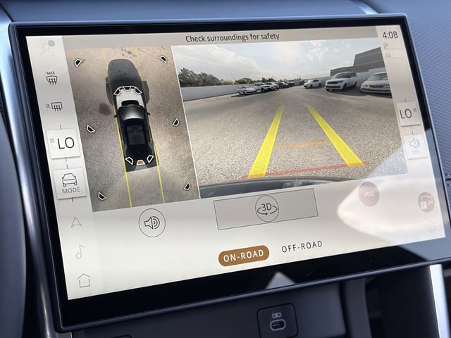 Used 2025 Land Rover Discovery Sport Dynamic SE image 15