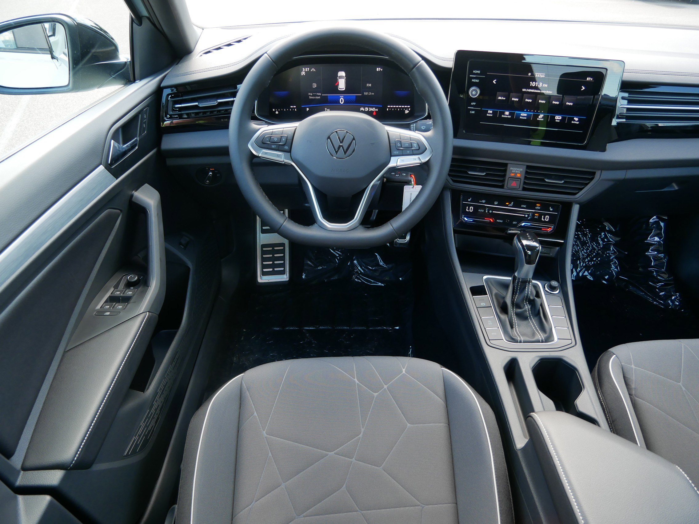 New 2025 Volkswagen Jetta Sport FWD image 7