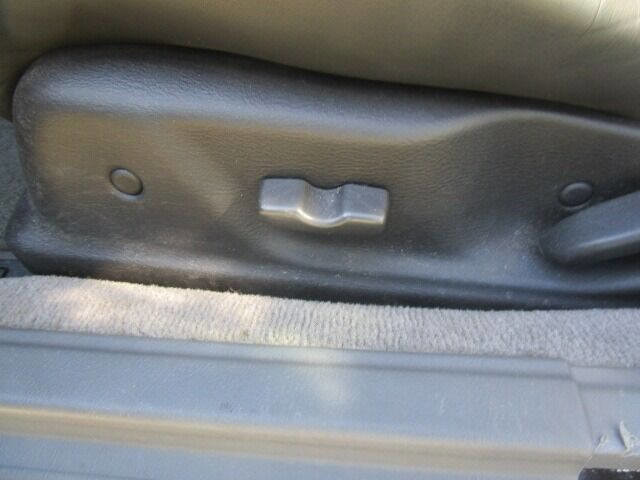 Used 2000 Subaru Outback Limited image 30