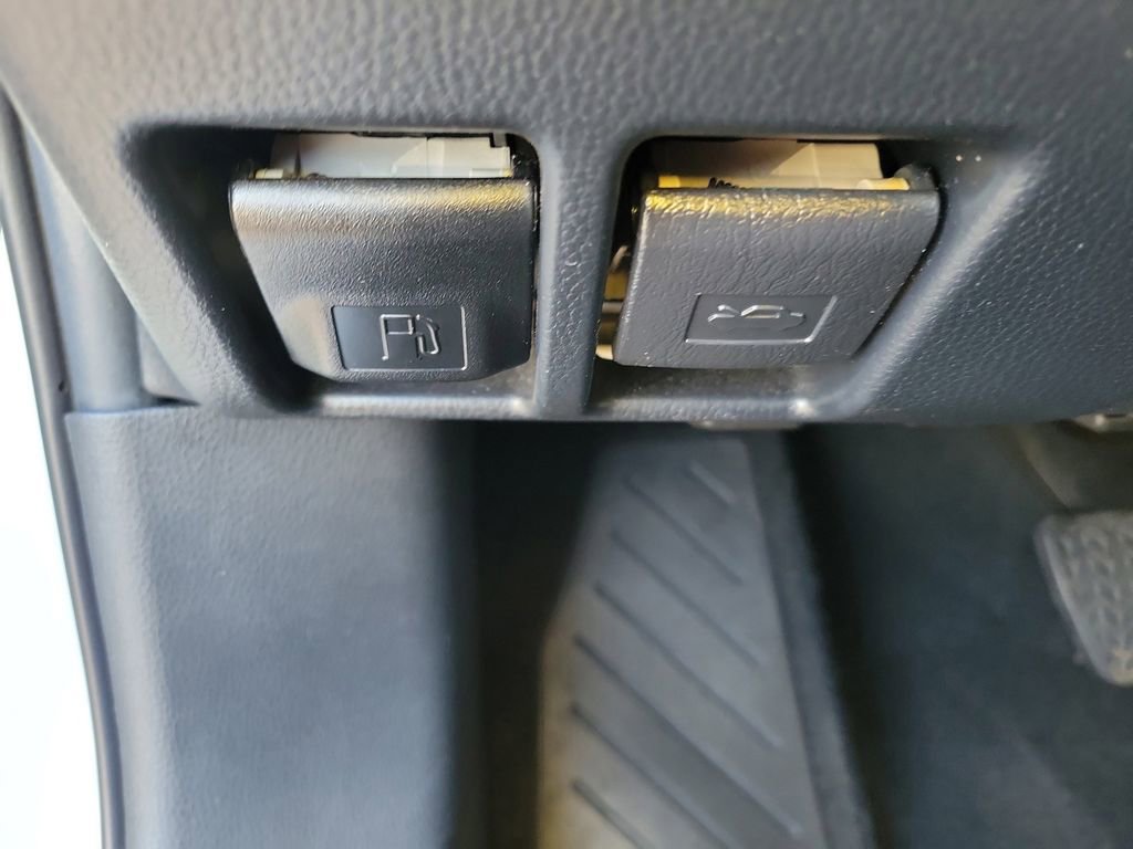 Used 2023 Toyota RAV4 Adventure image 31