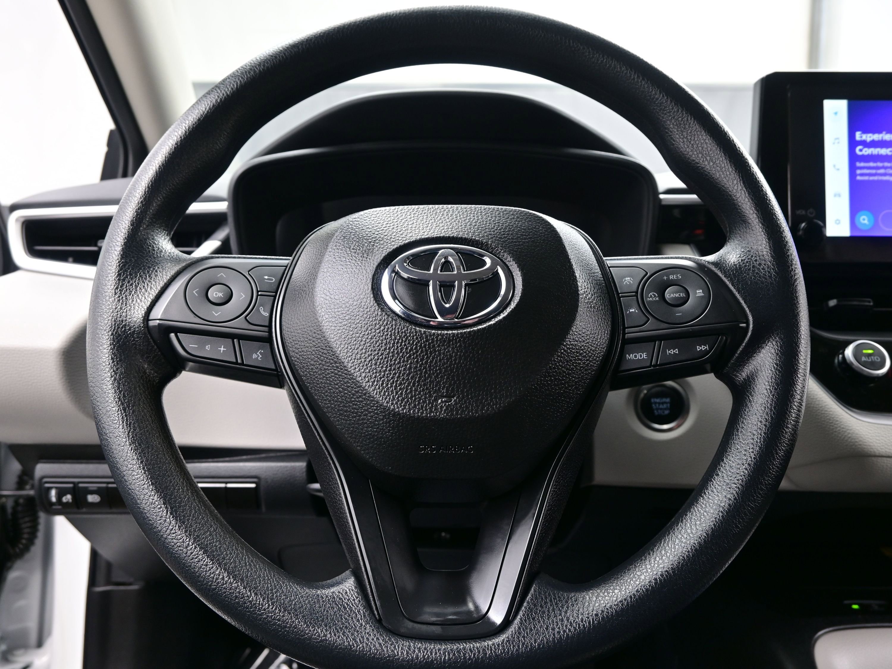 Used 2025 Toyota Corolla LE w/ LE Premium Package image 22