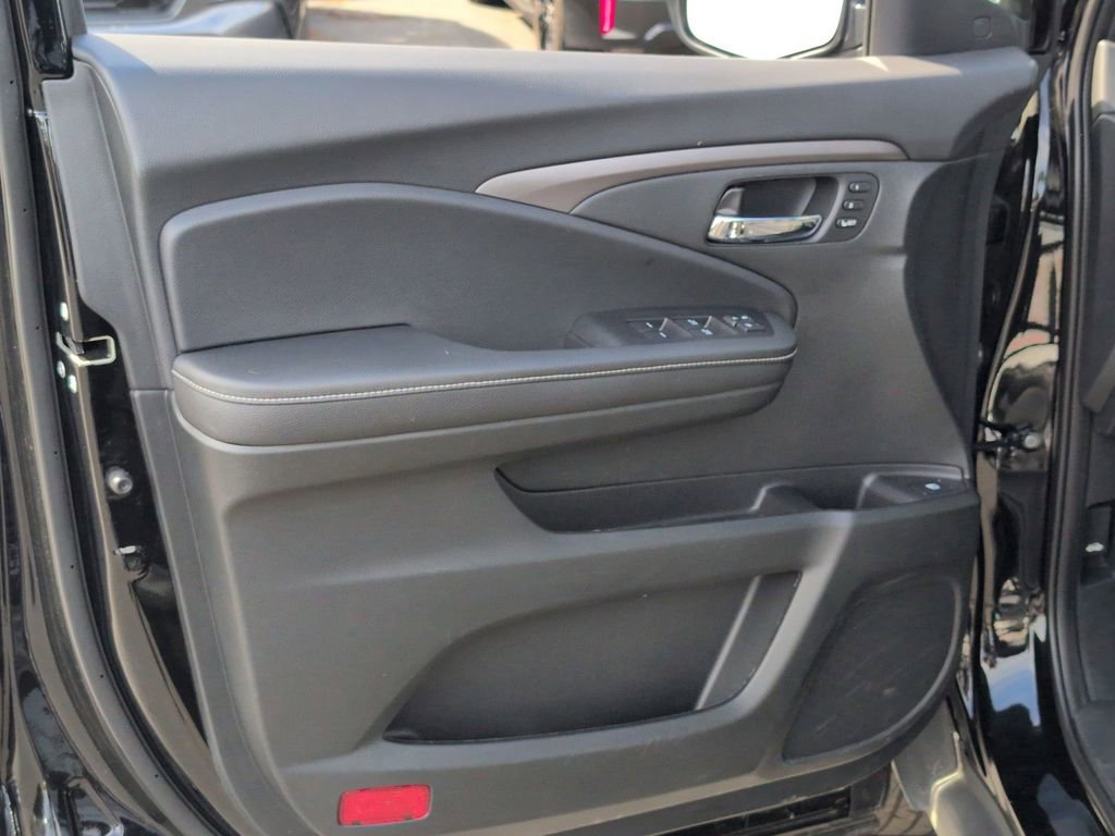 Used 2025 Honda Ridgeline RTL image 11