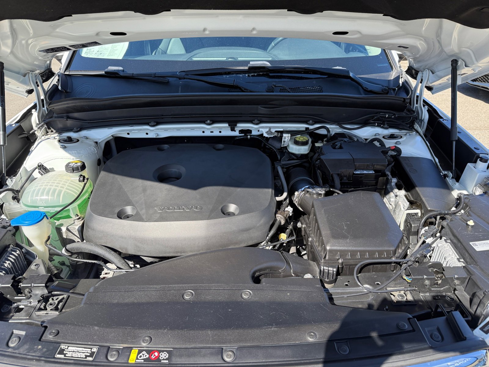 Used 2019 Volvo XC40 T5 Momentum image 20