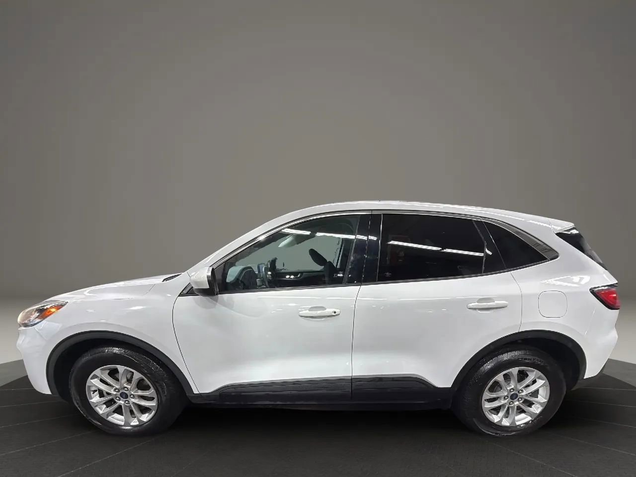 Used 2021 Ford Escape SE w/ Cold Weather Package AWD/4WD image 8