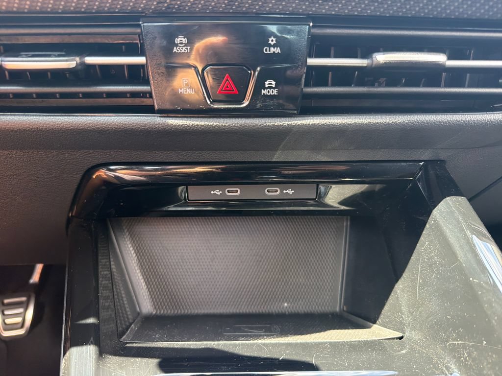 Certified 2024 Volkswagen Golf R AWD/4WD image 18