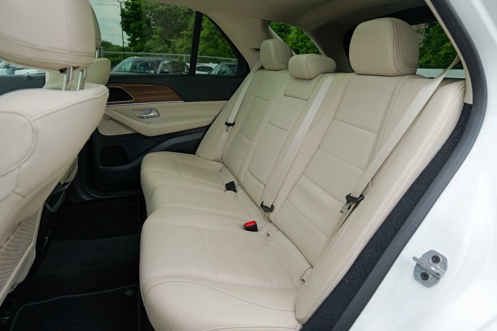 Used 2025 Mercedes-Benz GLE 450e 4MATIC image 30