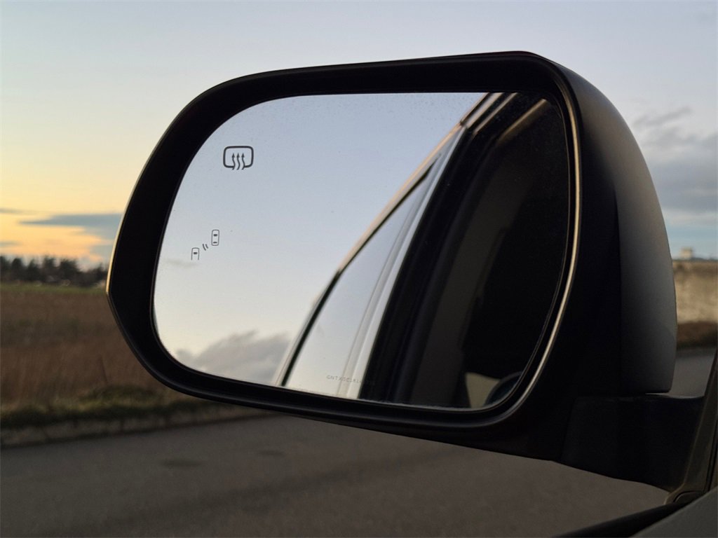 Used 2014 Toyota Sienna XLE image 31