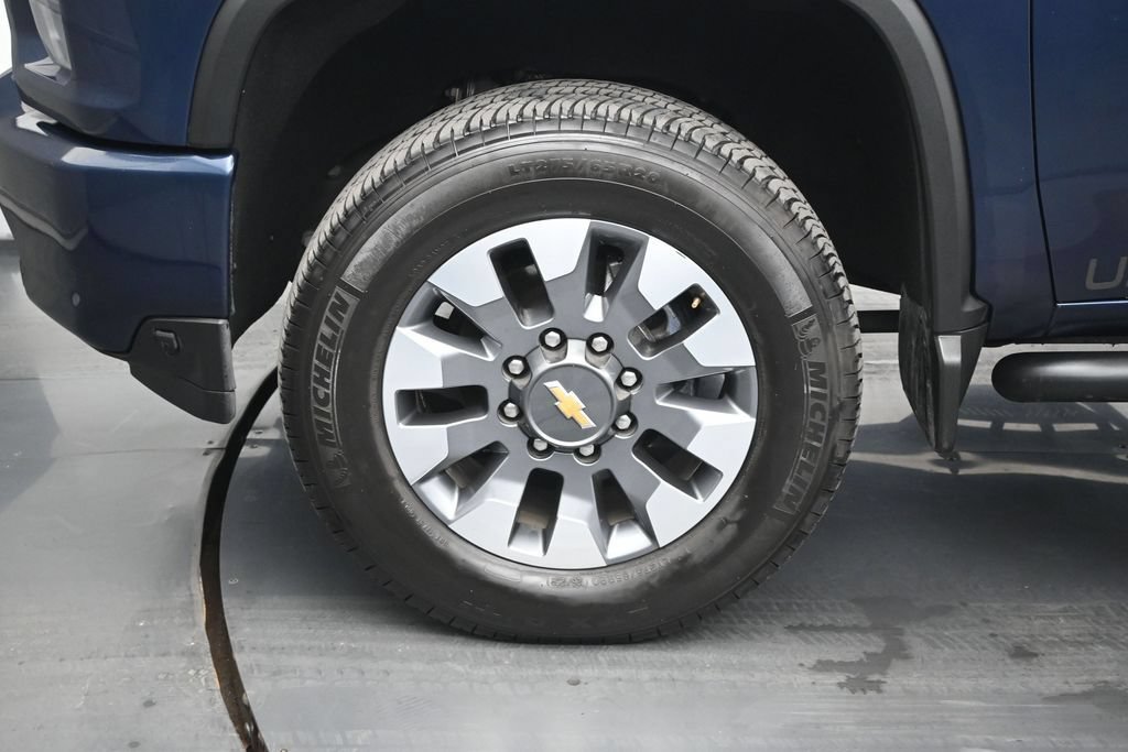 Used 2022 Chevrolet Silverado 2500 Custom w/ Custom Value Package AWD/4WD image 24