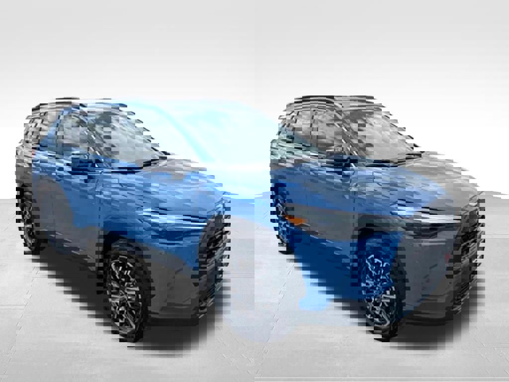 Used 2026 Toyota Corolla Cross XLE w/ Black Badges Package (TMS) image 7