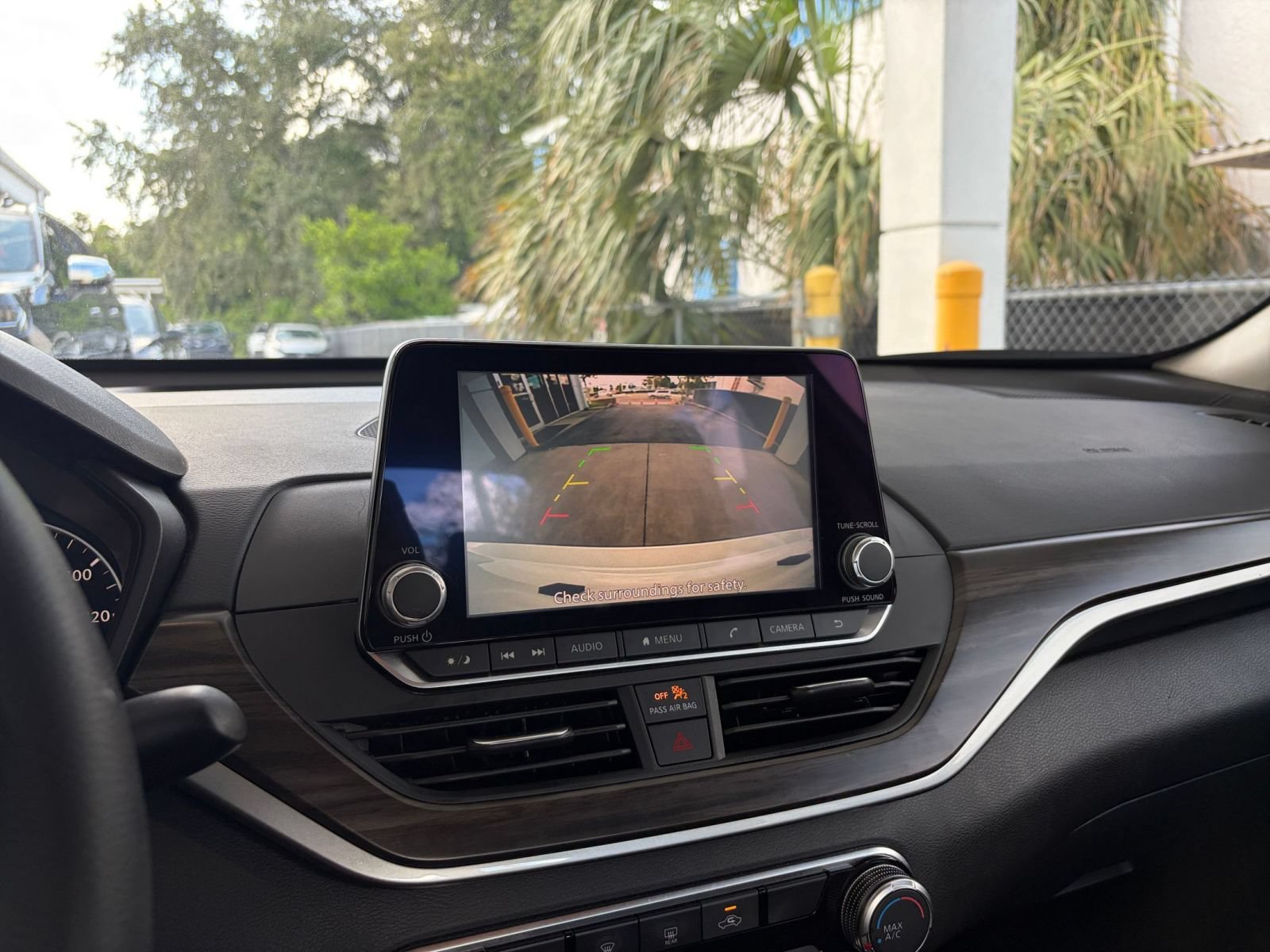 Used 2025 Nissan Altima 2.5 SV FWD image 24