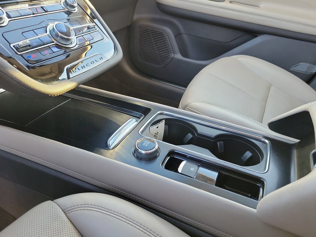 Used 2022 Lincoln Corsair FWD w/ Premium Package image 29