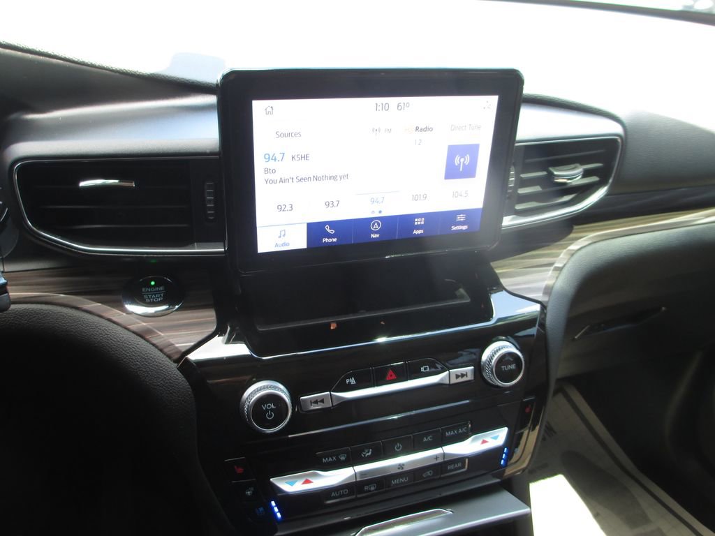 Used 2021 Ford Explorer Limited w/ Hybrid Equipment Group 310A AWD/4WD image 28