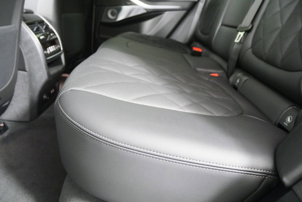 Used 2026 BMW X5 M60i image 16